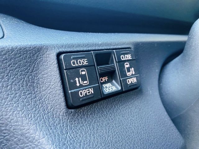 Toyota SIENTA  第9張相片