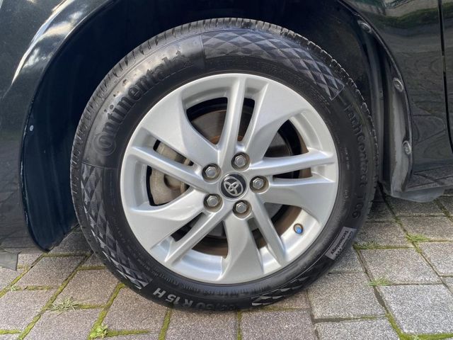 Toyota SIENTA  第12張相片