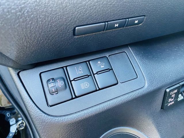 Toyota SIENTA  第17張相片