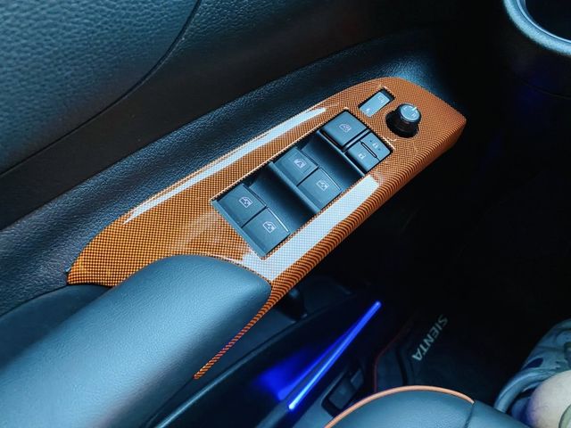 Toyota SIENTA  第18張相片