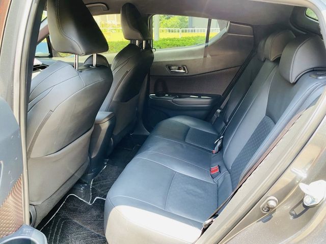 Toyota C-HR  第4張相片