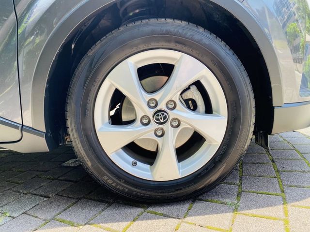 Toyota C-HR  第10張相片
