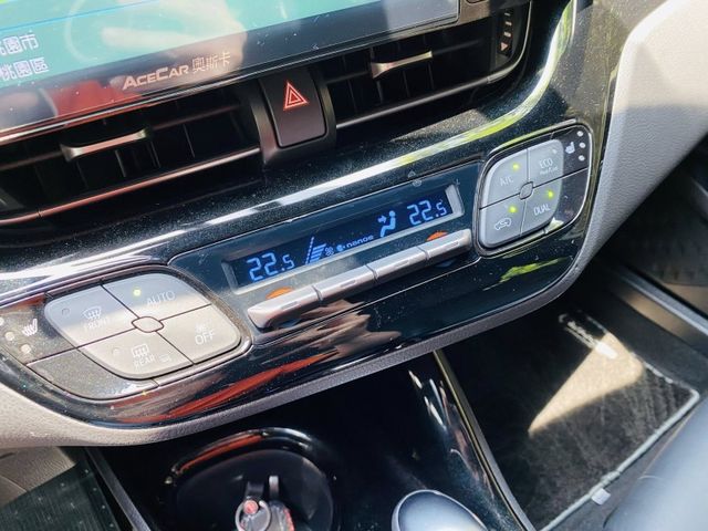 Toyota C-HR  第16張相片