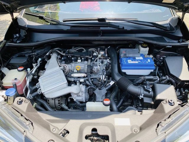 Toyota C-HR  第21張相片