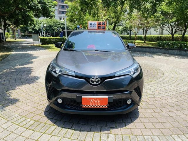 Toyota C-HR  第30張相片