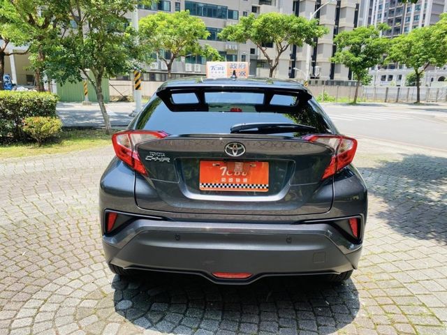 Toyota C-HR  第31張相片