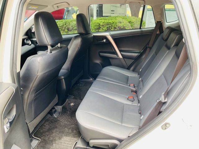 Toyota RAV4  第4張相片
