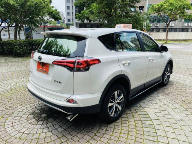 Toyota RAV4  第6張相片