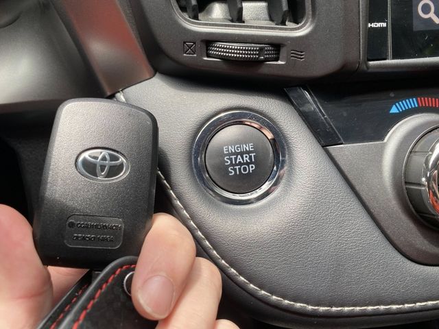 Toyota RAV4  第8張相片