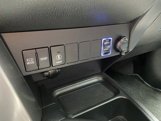 Toyota RAV4  第10張相片