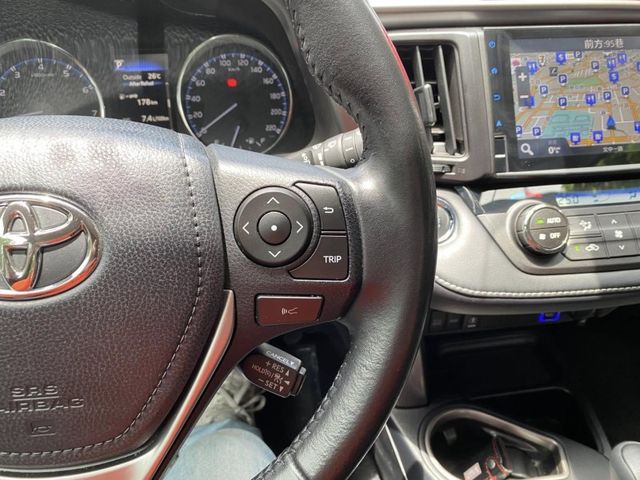 Toyota RAV4  第11張相片