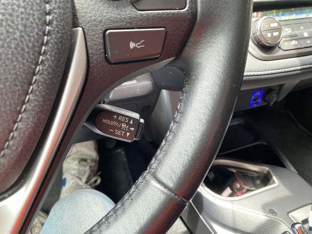 Toyota RAV4  第13張相片