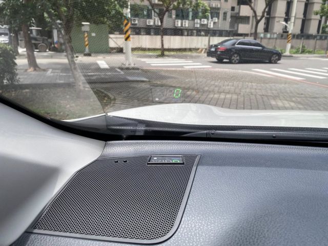 Toyota RAV4  第15張相片