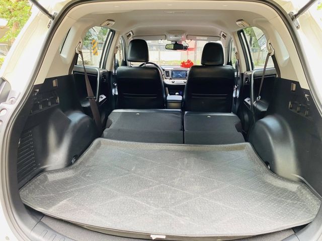 Toyota RAV4  第28張相片