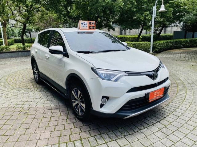 Toyota RAV4  第39張相片