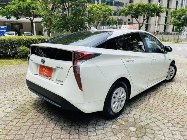 Toyota Prius  第8張相片