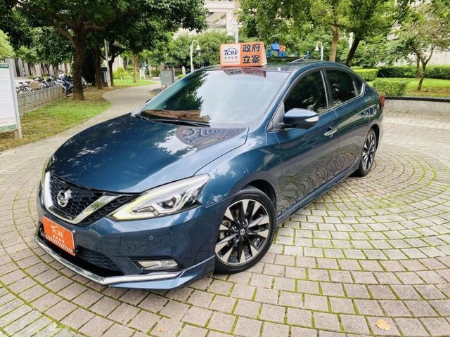 18 SENTRA 1.8 尊爵 少有天窗.6安全氣囊.環景 只跑6萬 猶如新車  第2張相片