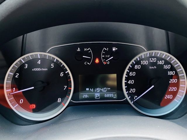 18 SENTRA 1.8 尊爵 少有天窗.6安全氣囊.環景 只跑6萬 猶如新車  第5張相片