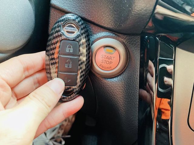 18 SENTRA 1.8 尊爵 少有天窗.6安全氣囊.環景 只跑6萬 猶如新車  第9張相片