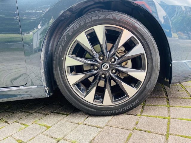 18 SENTRA 1.8 尊爵 少有天窗.6安全氣囊.環景 只跑6萬 猶如新車  第22張相片