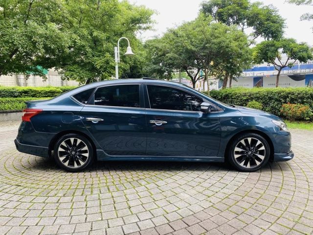 18 SENTRA 1.8 尊爵 少有天窗.6安全氣囊.環景 只跑6萬 猶如新車  第25張相片
