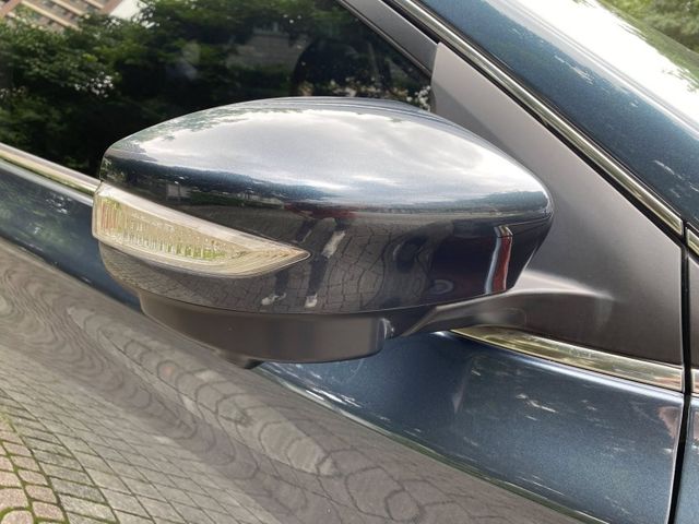 18 SENTRA 1.8 尊爵 少有天窗.6安全氣囊.環景 只跑6萬 猶如新車  第28張相片