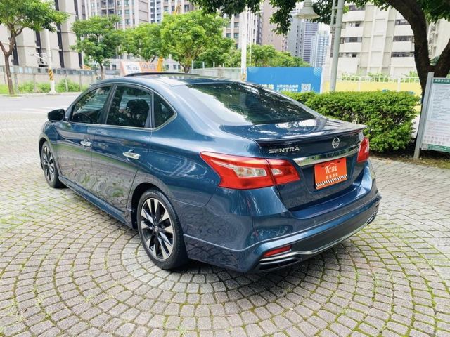 18 SENTRA 1.8 尊爵 少有天窗.6安全氣囊.環景 只跑6萬 猶如新車  第36張相片