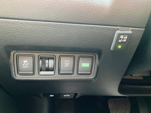18 SENTRA 1.8 尊爵 少有天窗.6安全氣囊.環景 只跑6萬 猶如新車  第43張相片