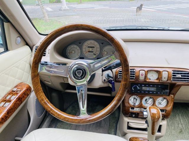 Nissan Sentra  第9張相片