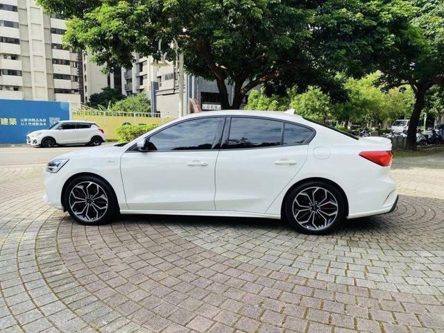 2021年 FOCUS 1.5T Lommel 版 原廠保養 內外如新視車如命  第20張相片