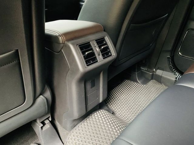 Mitsubishi Outlander  第21張相片