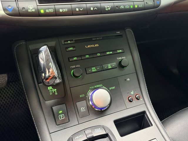 Lexus CT200H  第11張相片