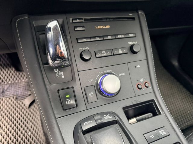 Lexus CT200H  第13張相片