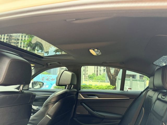 BMW/ 寶馬 520i  第29張相片