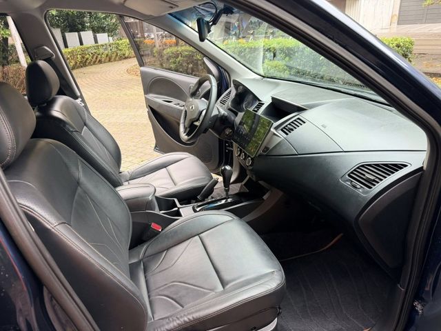 Mitsubishi Zinger  第29張相片