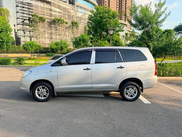 2016年 INNOVA 2.0 E版 絕版好車只跑7萬 賺錢好夥伴耐操不會唉  第2張相片