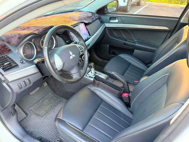 Mitsubishi Lancer  第6張相片