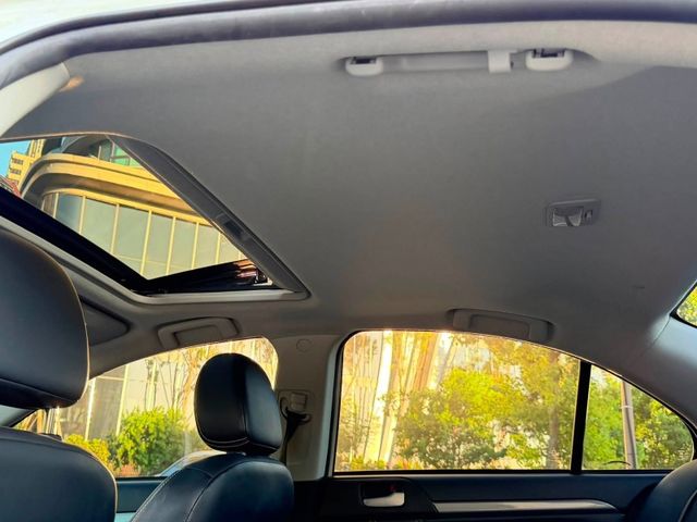Mitsubishi Lancer  第9張相片