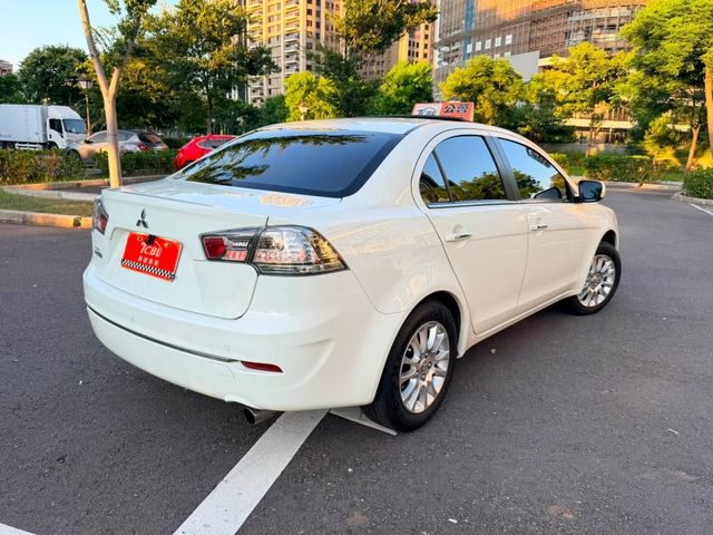 Mitsubishi Lancer  第28張相片