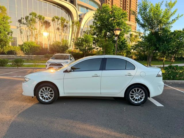 Mitsubishi Lancer  第33張相片