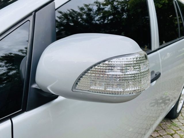 2015 INNOVA 2.0 E 一手車至今 原廠保養 只跑3萬4千公里 後空調.鋁圈.皮椅  第12張相片