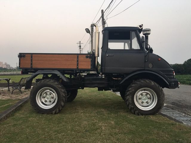 BENZ UNIMOG. 柴油吉普車. 四輪傳動  特種車輛  第1張相片