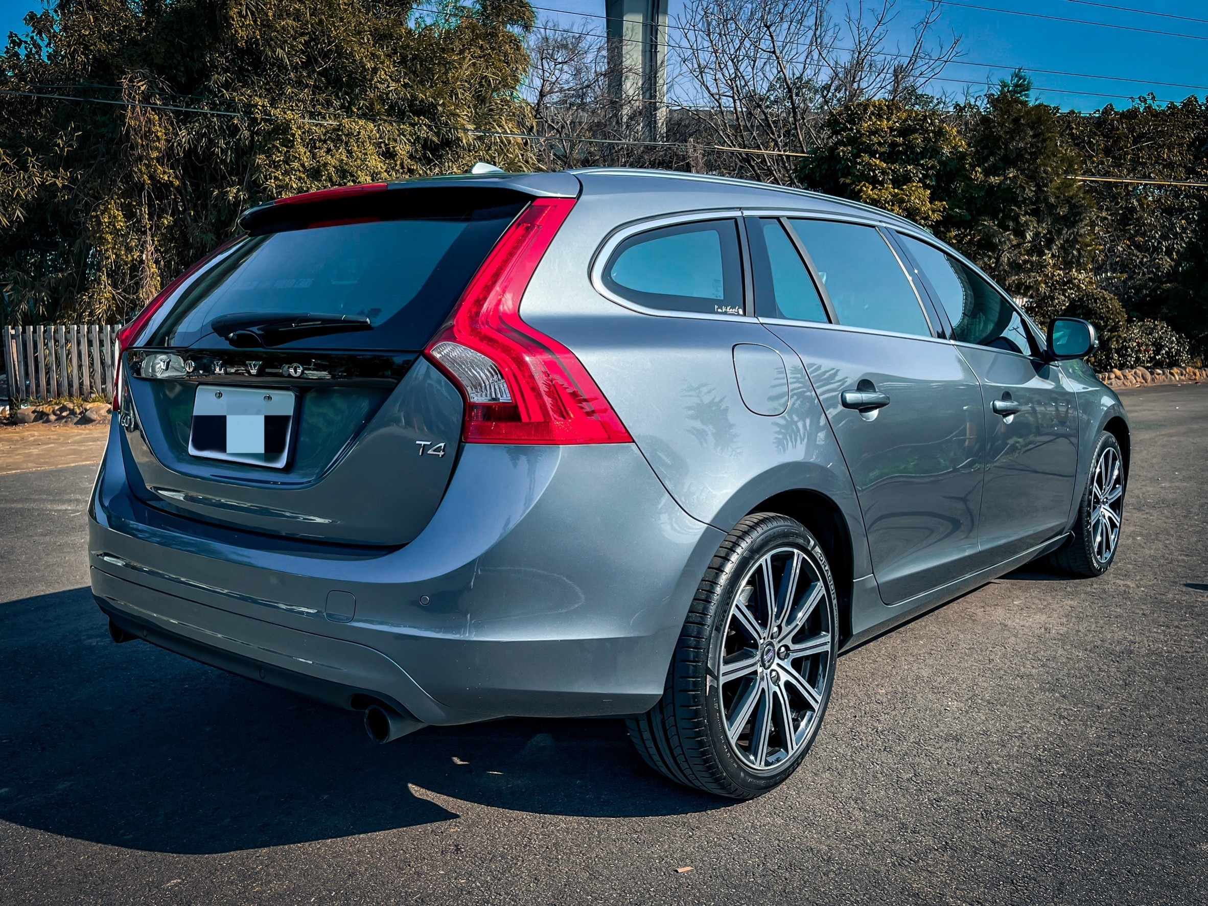 《T4安全旗艦版/原廠保養/里程保證/自動跟車/電動天窗/盲點偵測/車道偏離》  第5張相片