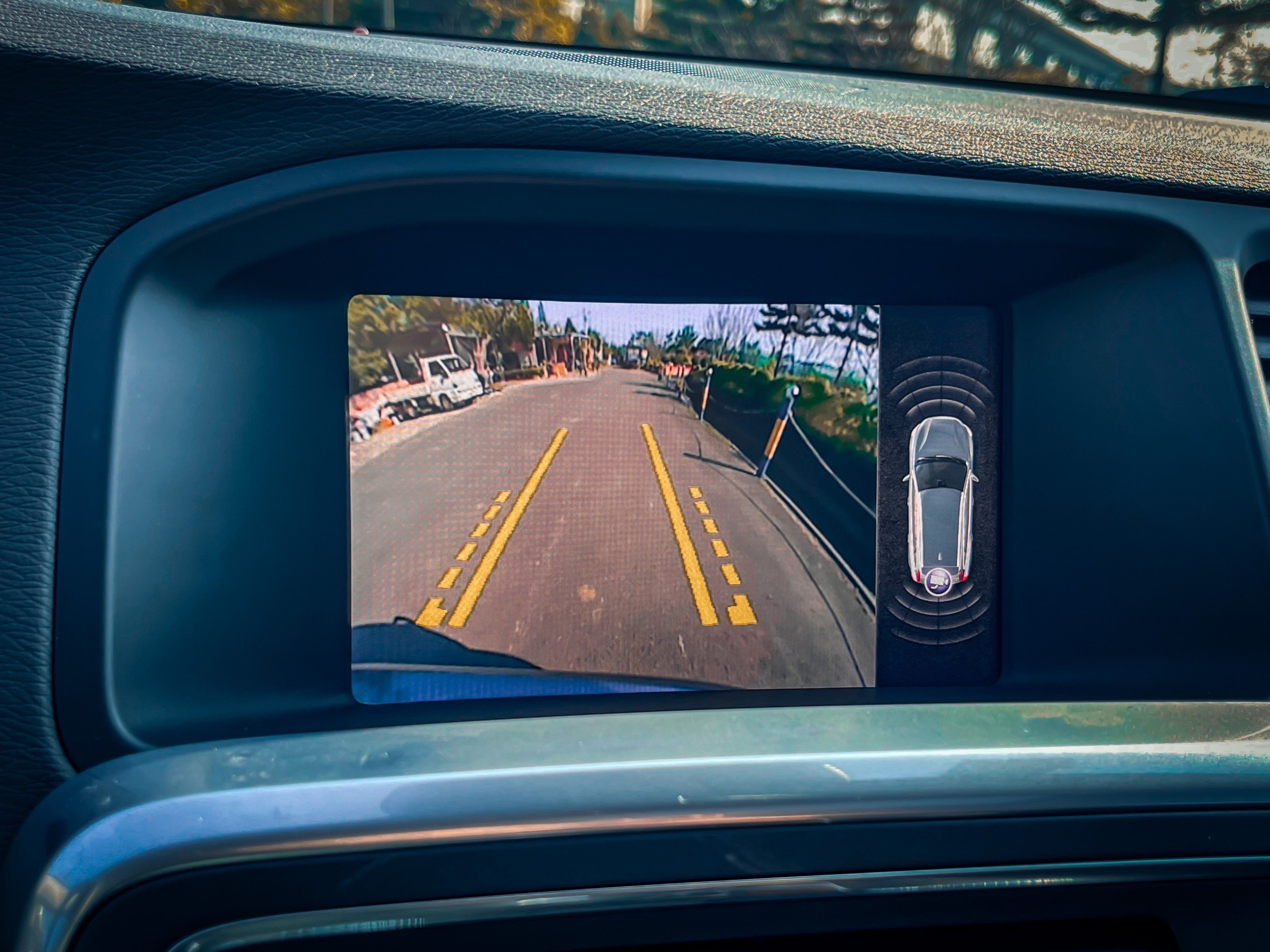 《T4安全旗艦版/原廠保養/里程保證/自動跟車/電動天窗/盲點偵測/車道偏離》  第11張相片