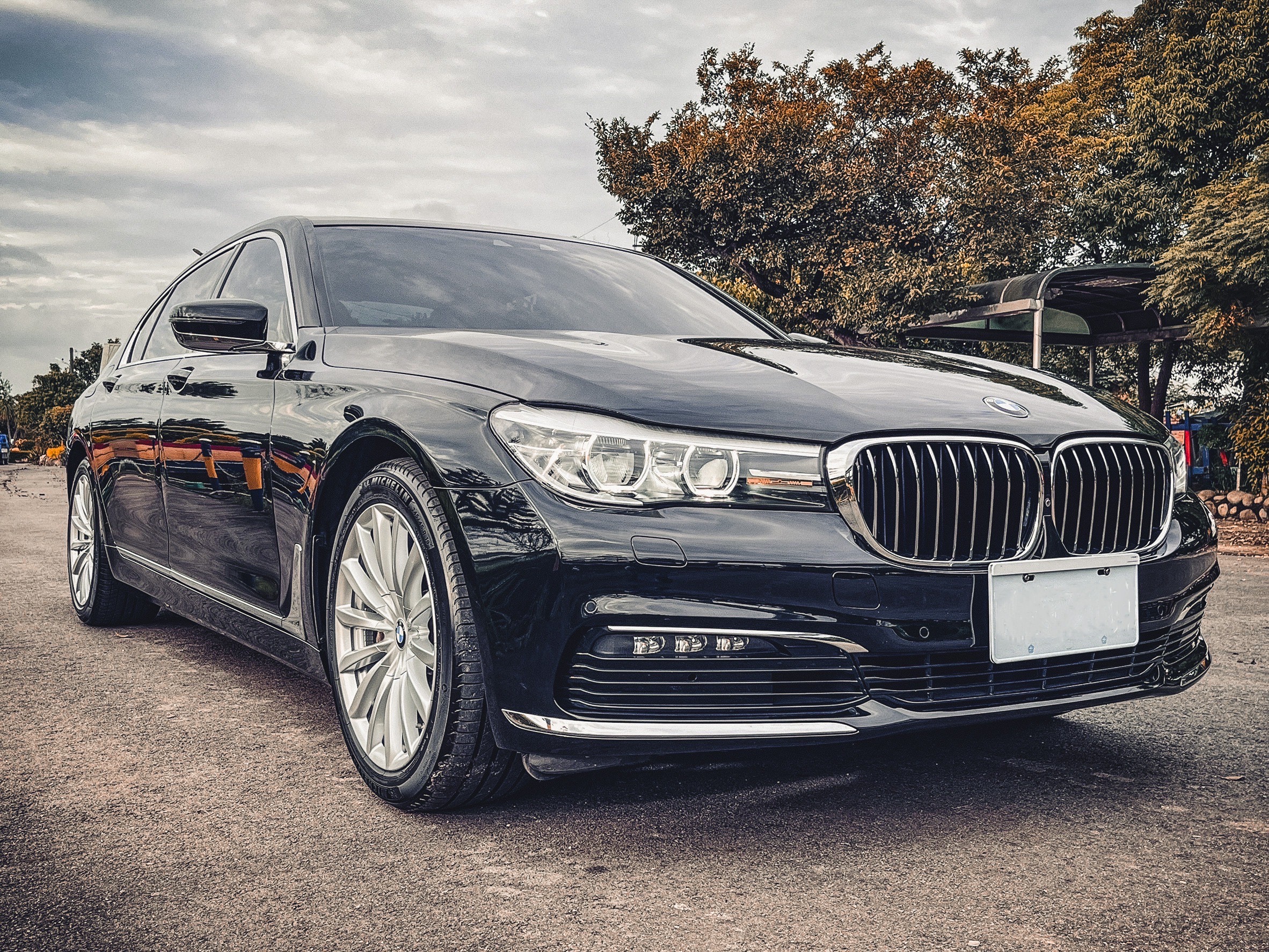 《總代理/原廠保養/智慧鑰匙/5AS智慧輔助/盲點偵測/HK音響/抬頭顯示器》  第2張相片