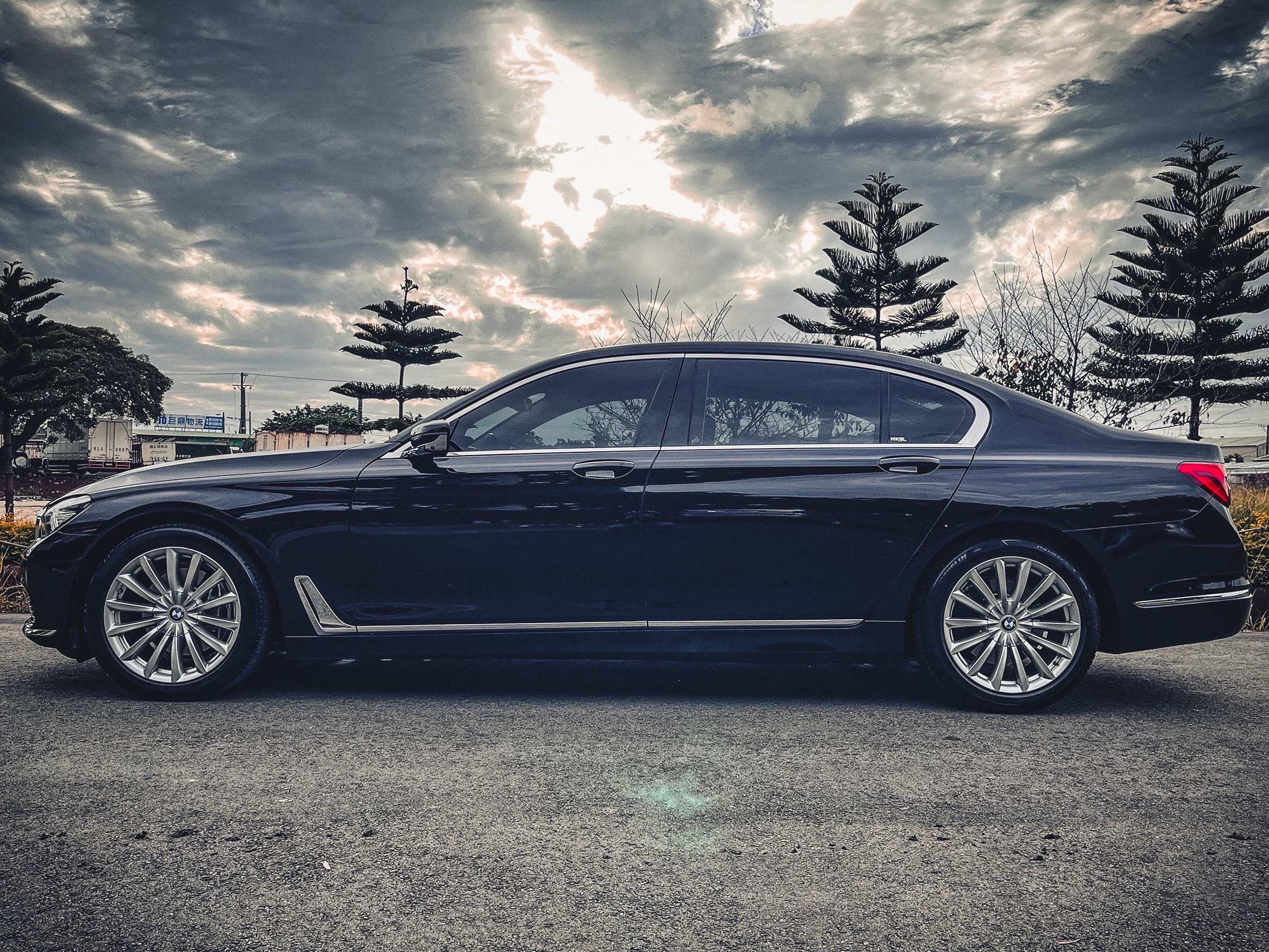 《總代理/原廠保養/智慧鑰匙/5AS智慧輔助/盲點偵測/HK音響/抬頭顯示器》  第3張相片