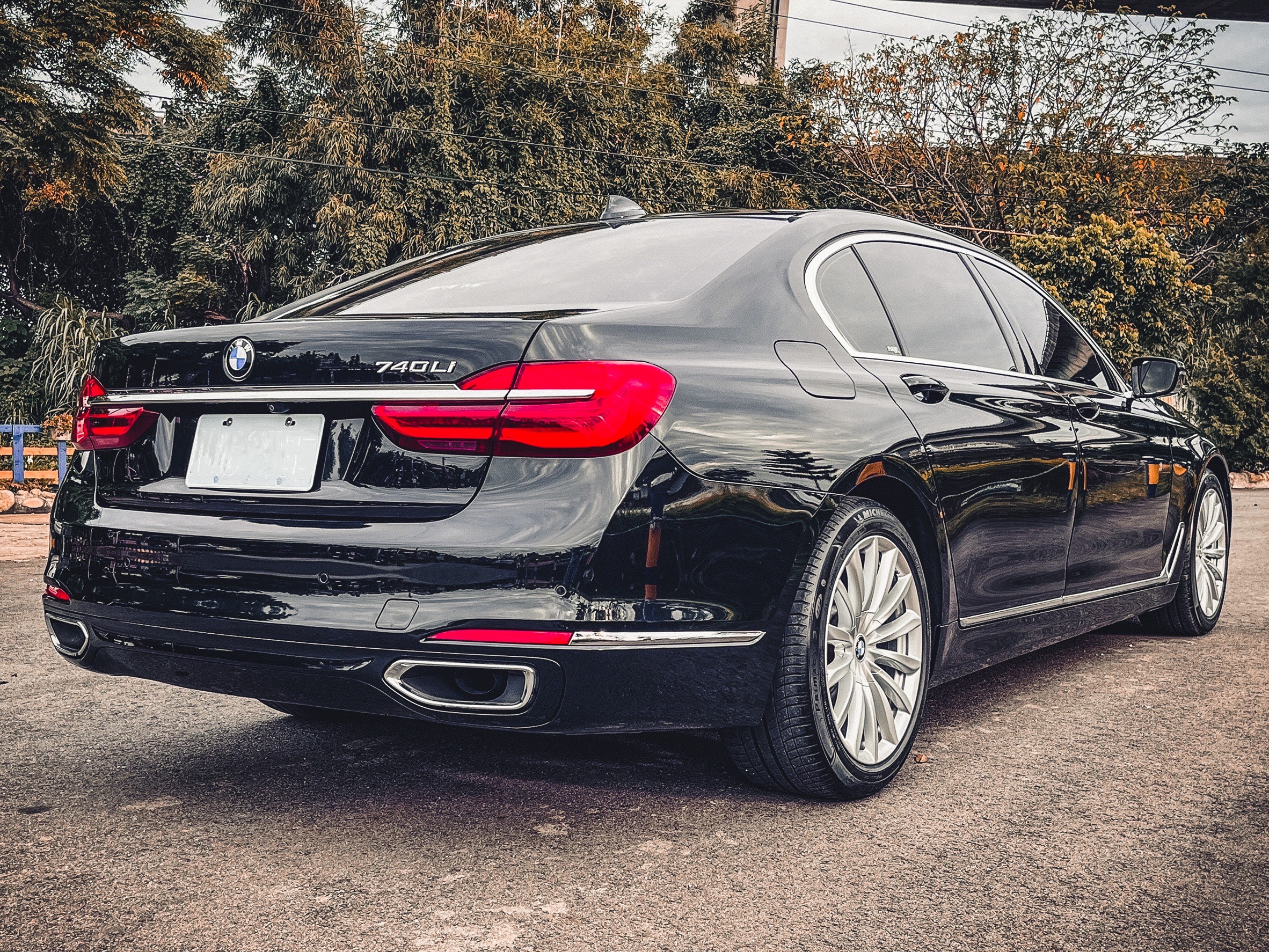 《總代理/原廠保養/智慧鑰匙/5AS智慧輔助/盲點偵測/HK音響/抬頭顯示器》  第4張相片