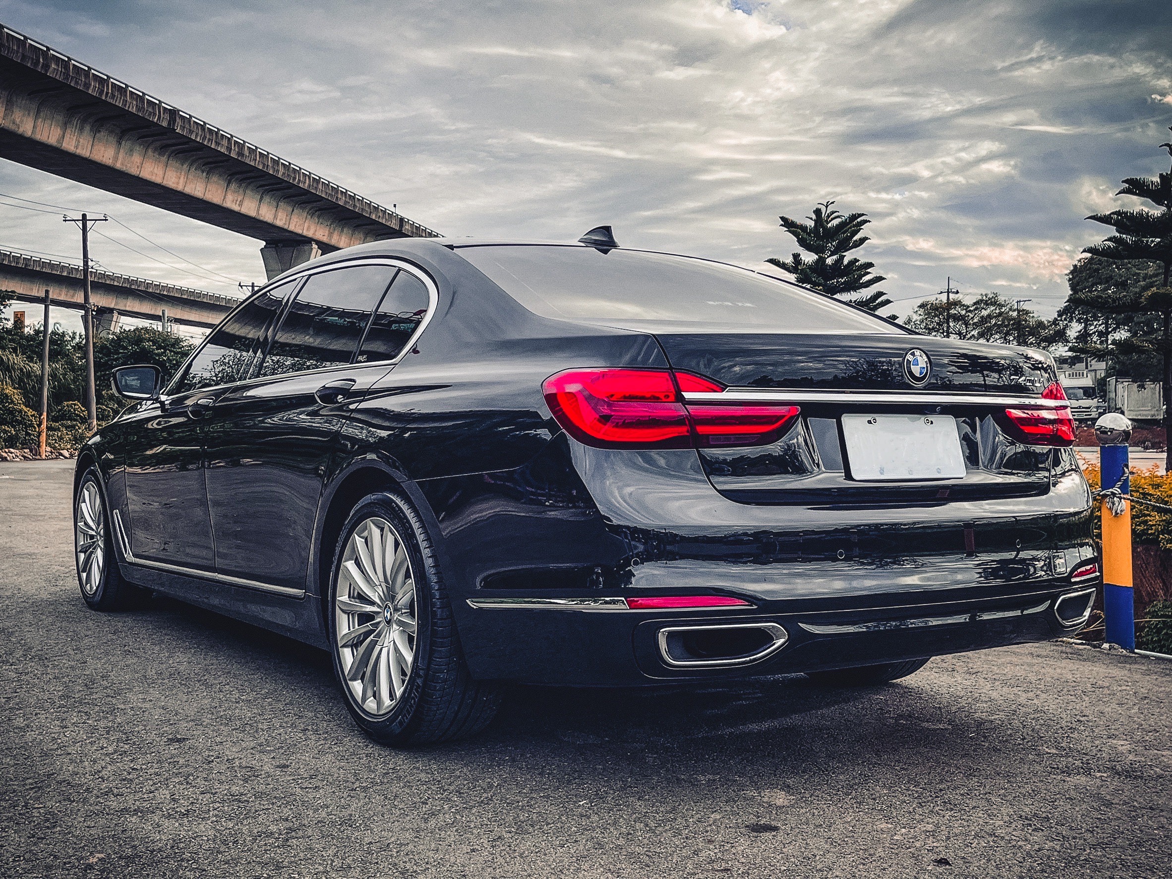 《總代理/原廠保養/智慧鑰匙/5AS智慧輔助/盲點偵測/HK音響/抬頭顯示器》  第5張相片