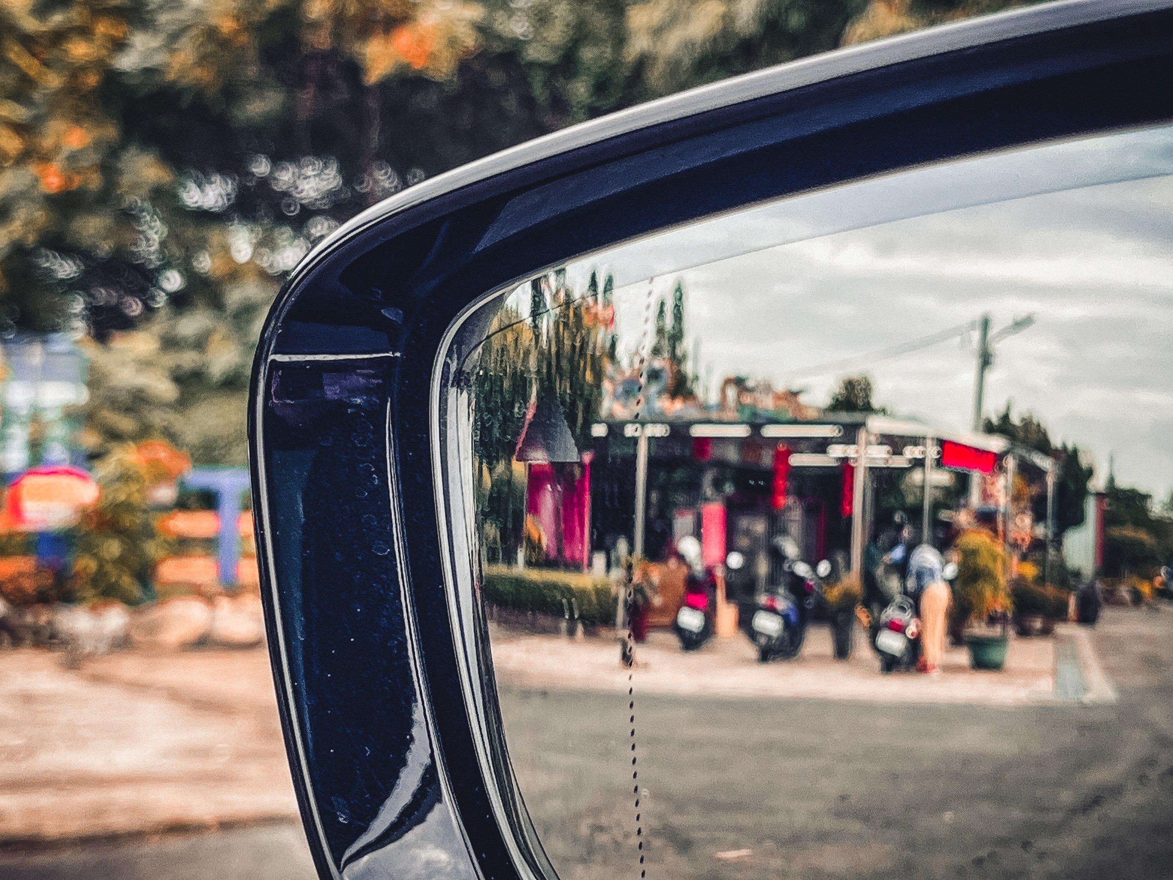 《總代理/原廠保養/智慧鑰匙/5AS智慧輔助/盲點偵測/HK音響/抬頭顯示器》  第6張相片