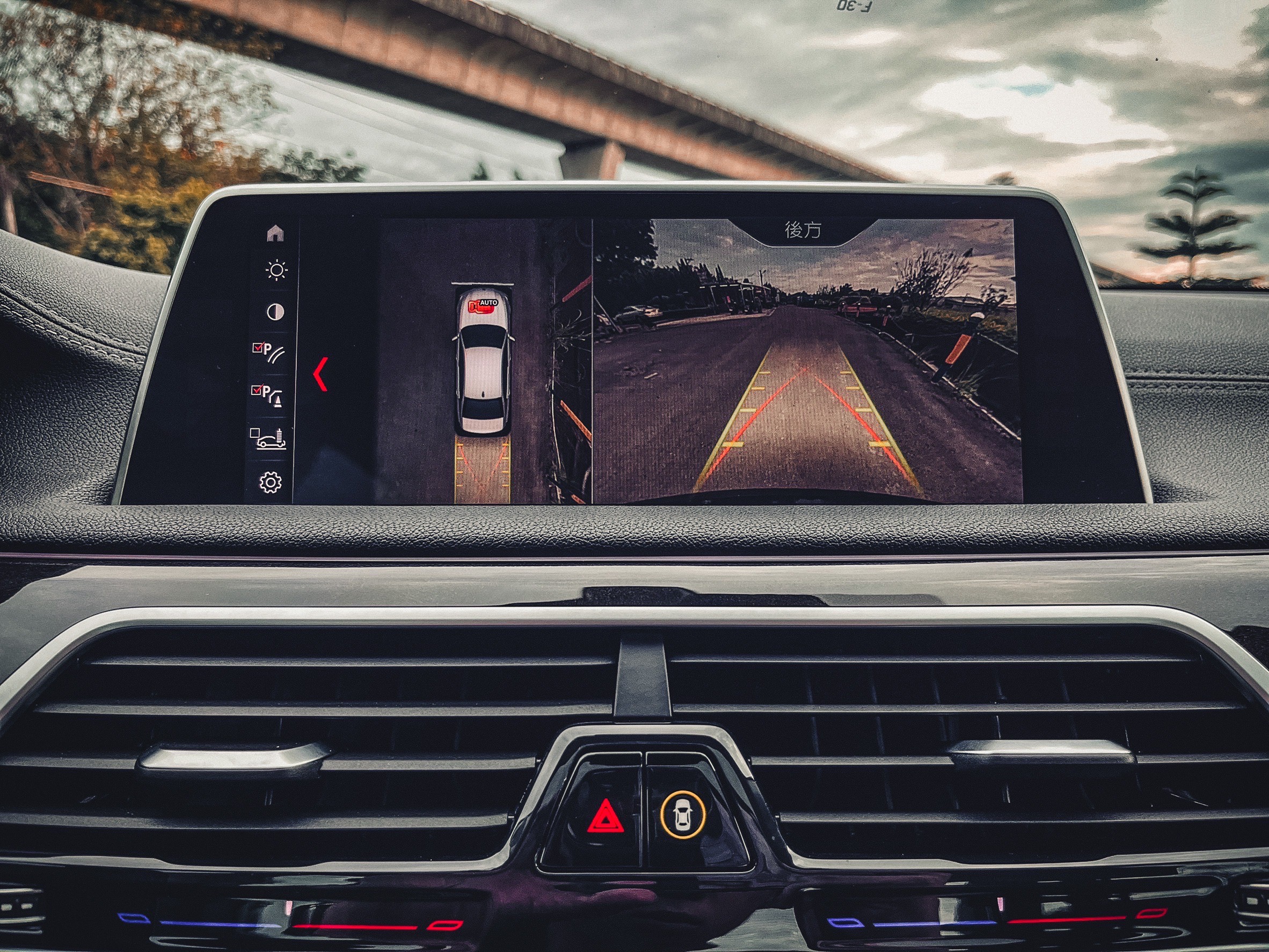 《總代理/原廠保養/智慧鑰匙/5AS智慧輔助/盲點偵測/HK音響/抬頭顯示器》  第10張相片